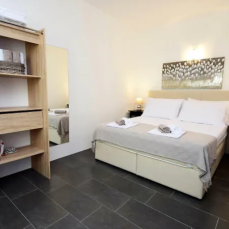 Molo Lozna-2 By Interhome Postira